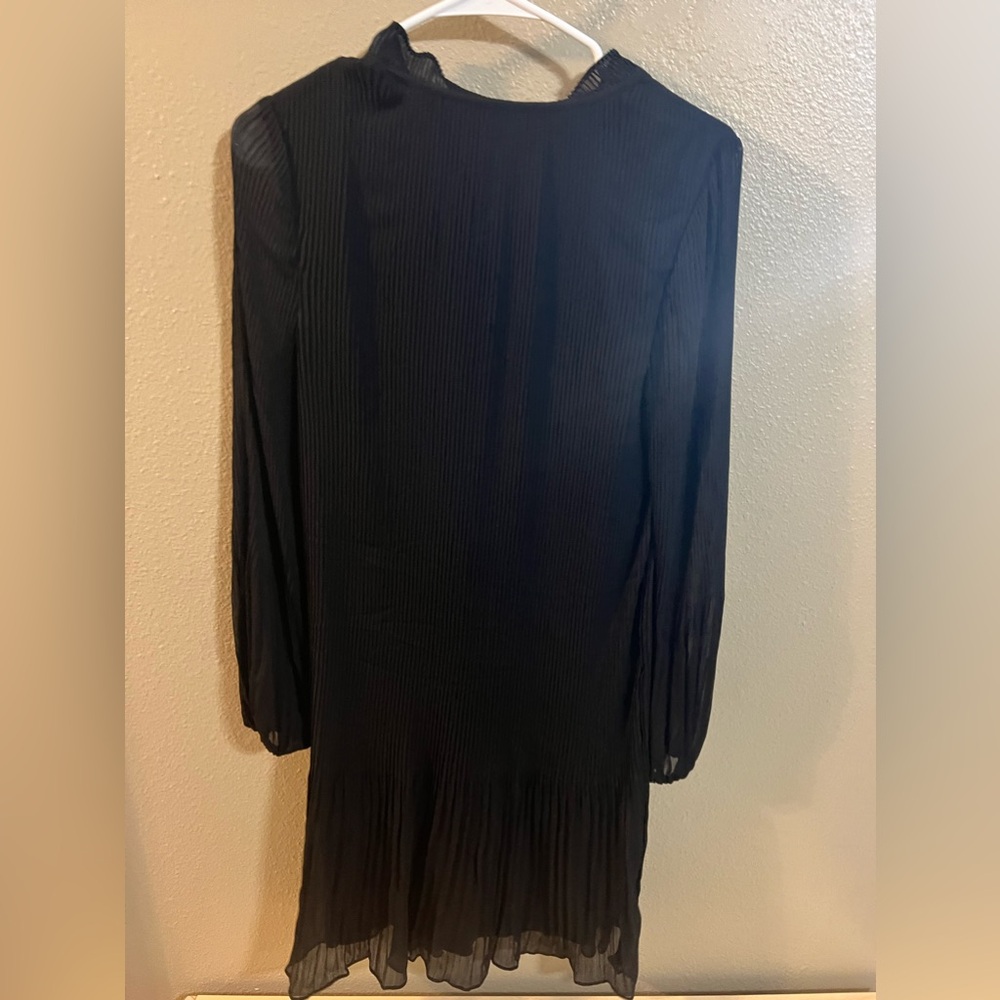 Dnky size ten sheer - lays at knees - ties at neck